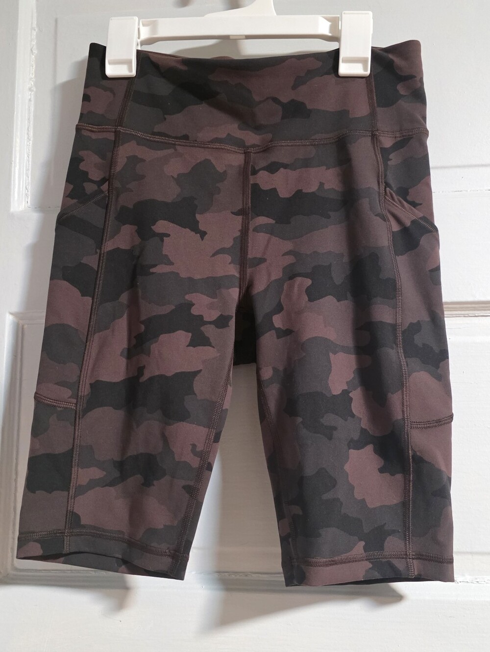 Lululemon Invigorate High-Rise Short 10" Size 6 Camo Brown Earth